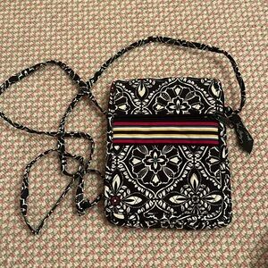 VERA BRADLEY Crossbody Bag, Quilted Material, black and white pattern, amazing